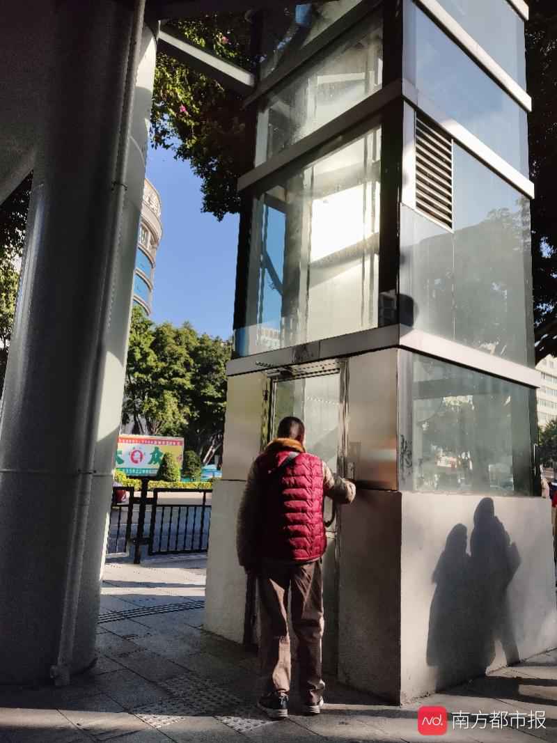 广州部分天桥“无障碍电梯”惨变摆设,市民:使用很有障碍!